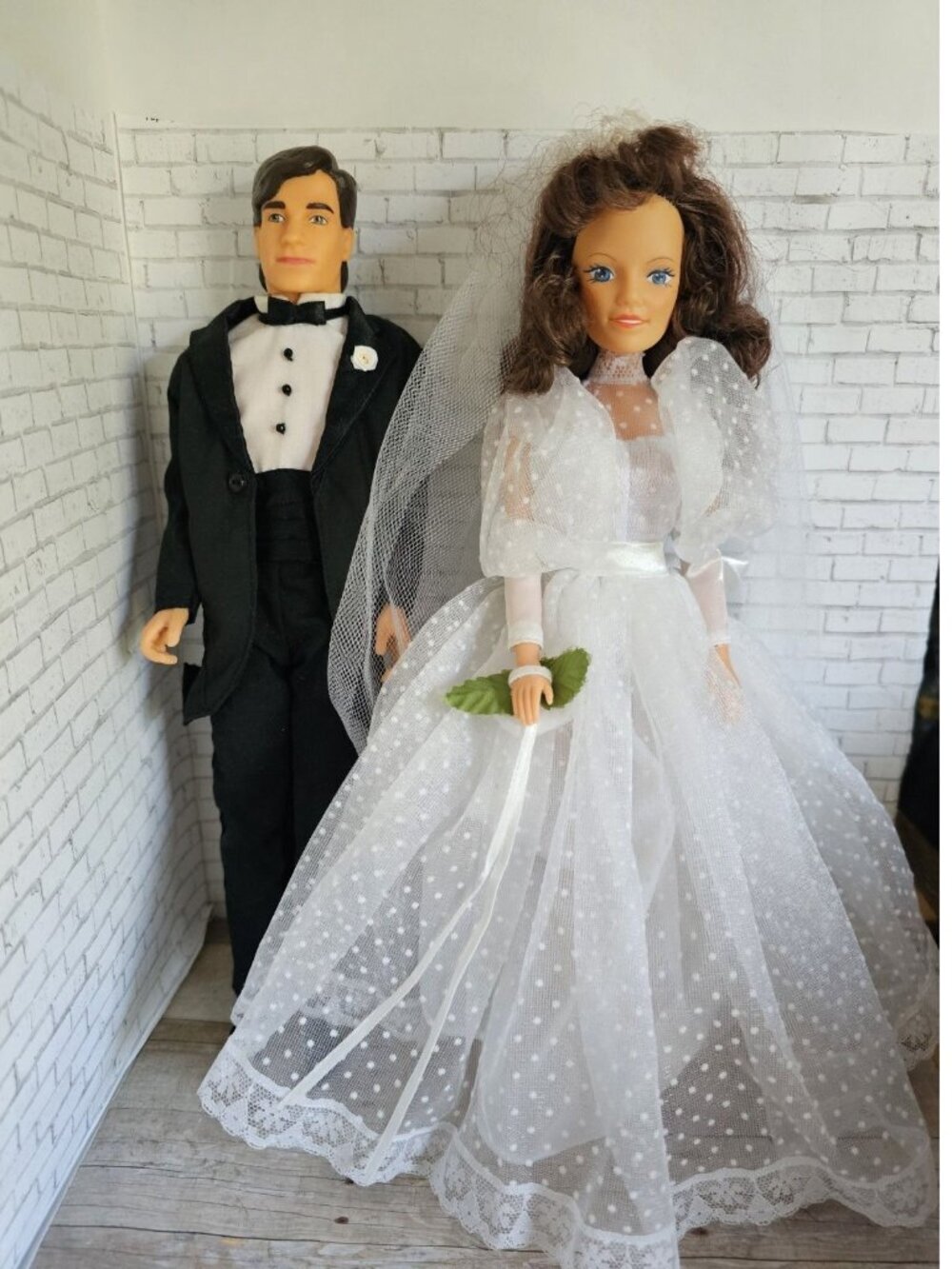 Avon Vintage 1990s Bride Groom Carly and Drew Barbie Clone Wedding Fashion Dolls